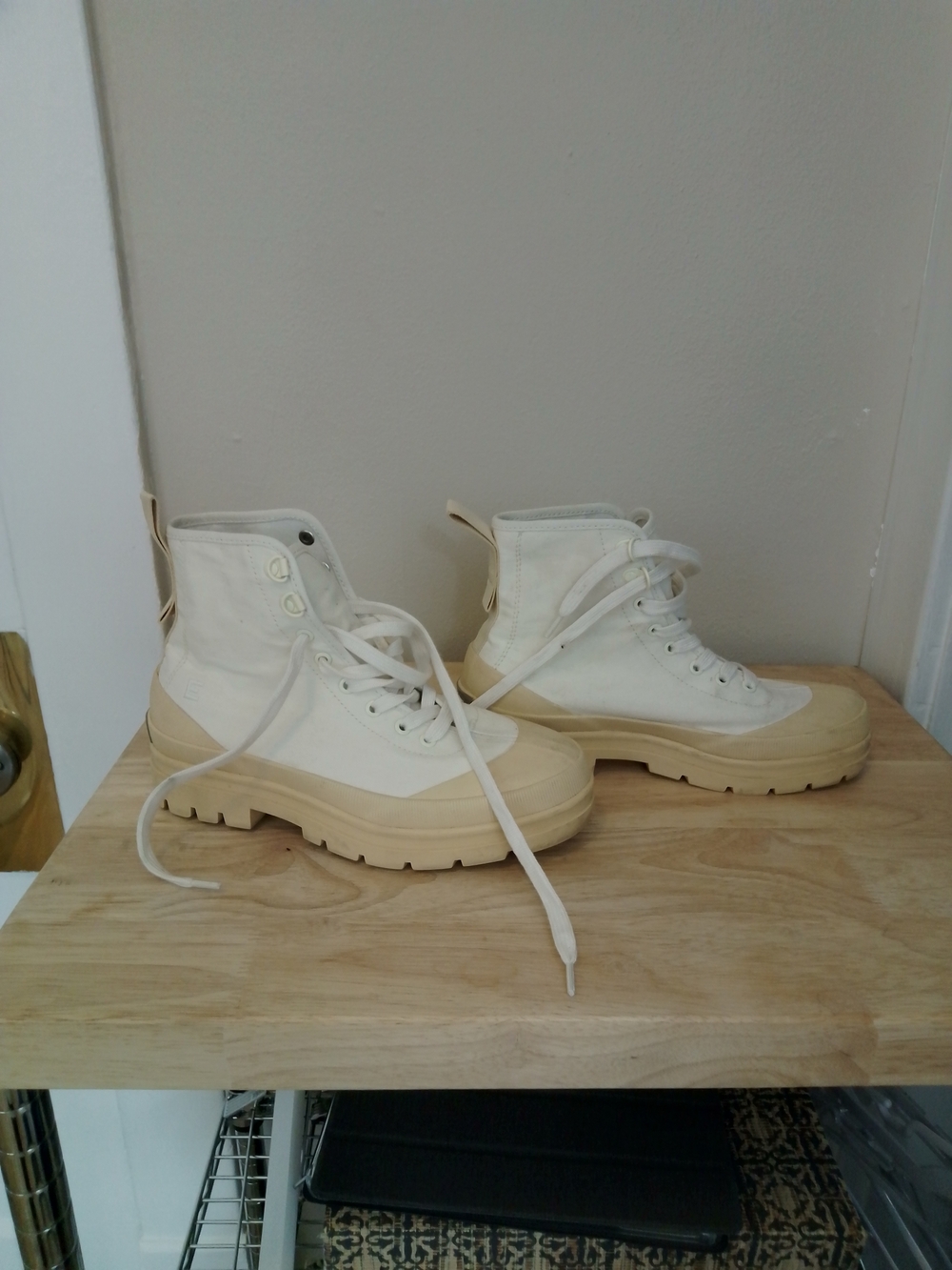 Everlane Women's Cream and Beige High-Top Canvas Lug-Sole Sneakers 6.5